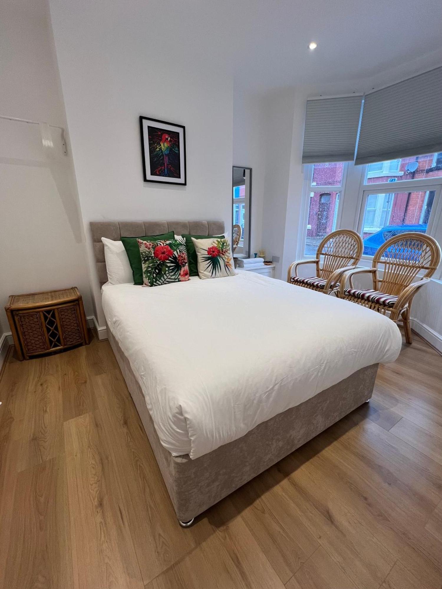 2025 Award Winner Liverpool Cherry House - 4 Bedrooms Ngoại thất bức ảnh